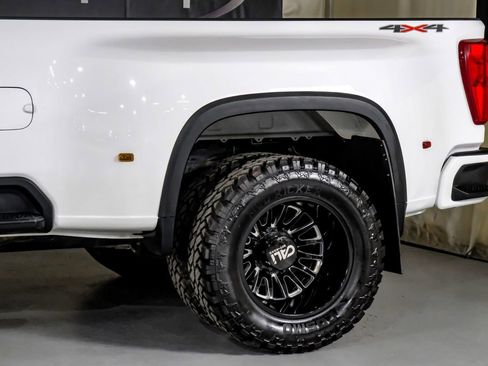 Used 2022 Chevrolet Silverado 3500 LTZ w/ LTZ Convenience Package image 14