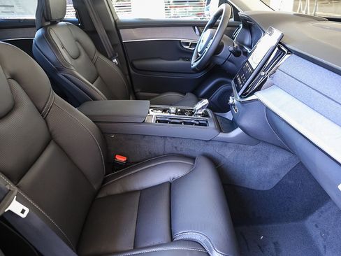 New 2026 Volvo XC90 T8 Ultra w/ Protection Package AWD/4WD image 16