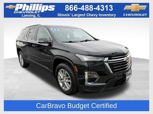 Used 2023 Chevrolet Traverse LT FWD image 1