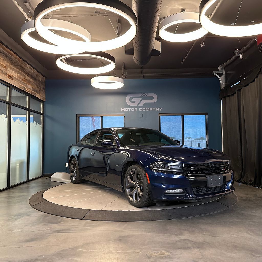 Used 2017 Dodge Charger R/T w/ Plus Group RWD image 1