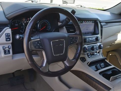 Used 2018 GMC Yukon XL Denali w/ Denali Ultimate Package AWD/4WD image 16