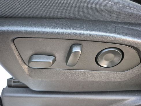 Used 2022 Chevrolet Silverado 1500 LT Trail Boss w/ Convenience Package II image 15