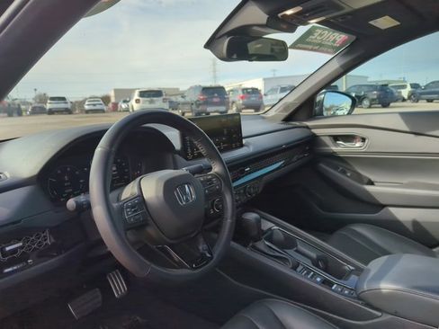 Used 2025 Honda Accord Sport image 10
