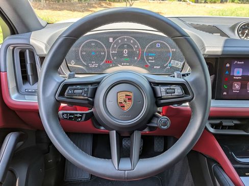 Certified 2026 Porsche Cayenne E-Hybrid Coupe AWD/4WD image 7