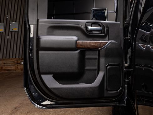 Used 2021 GMC Sierra 2500 Denali w/ Denali Black Diamond Edition image 38