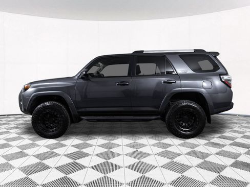 Used 2022 Toyota 4Runner SR5 AWD/4WD image 14