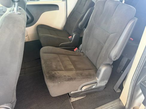 Used 2015 Dodge Grand Caravan SE w/ Quick Order Package 29E SE FWD image 16