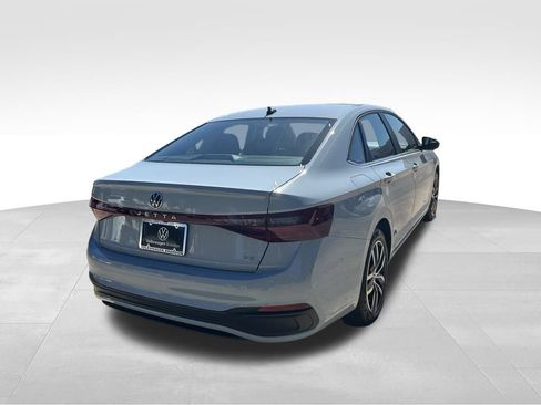 New 2026 Volkswagen Jetta SE image 4