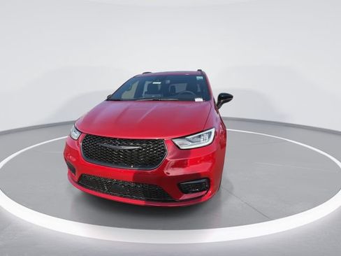 New 2026 Chrysler Pacifica Limited w/ S Appearance Package FWD image 3