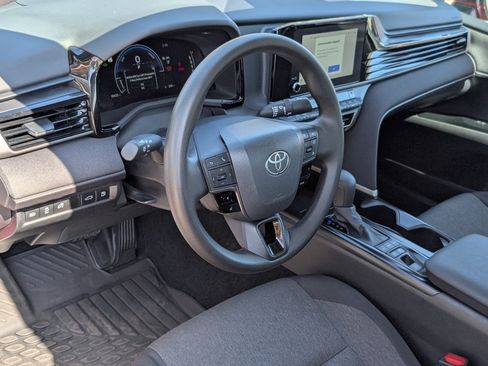 Used 2026 Toyota Camry LE FWD image 14