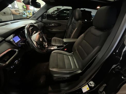 Used 2022 Chevrolet TrailBlazer RS w/ Sun and Liftgate Package image 4