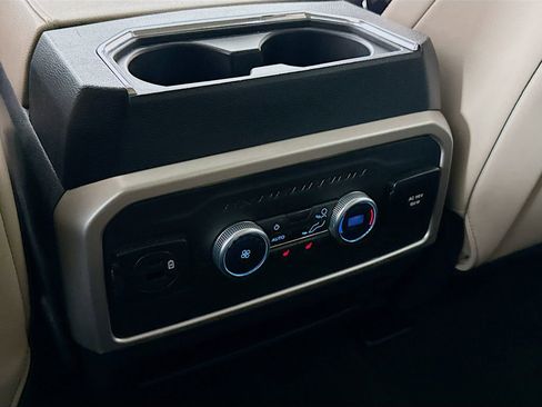 Used 2022 Ford Expedition Limited image 29