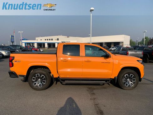 Certified 2025 Chevrolet Colorado Z71 w/ Technology Package AWD/4WD image 8