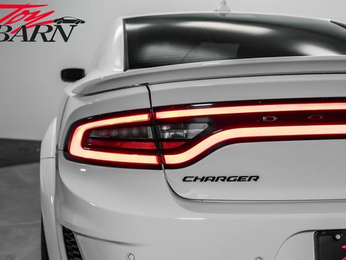 Used 2022 Dodge Charger SRT Hellcat w/ Harman/Kardon Audio Group image 12