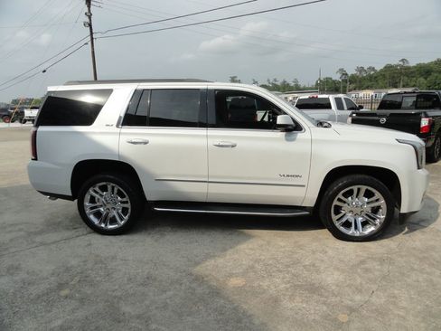 Used 2017 GMC Yukon SLT w/ Premium Edition RWD image 5