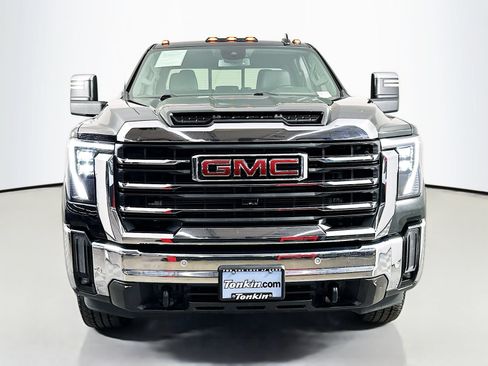 Used 2025 GMC Sierra 2500 SLT w/ SLT Premium Package AWD/4WD image 2