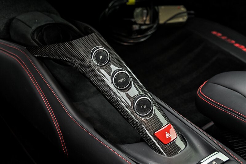 Used 2016 Ferrari 488 GTB RWD image 33
