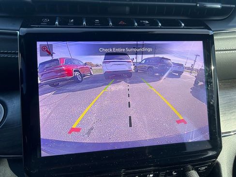 Used 2023 Jeep Grand Cherokee Overland AWD/4WD image 28