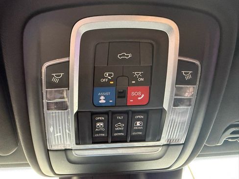 Used 2019 RAM 2500 Limited image 32