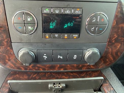 Used 2012 GMC Sierra 2500 Denali w/ Snow Plow Prep Package AWD/4WD image 25