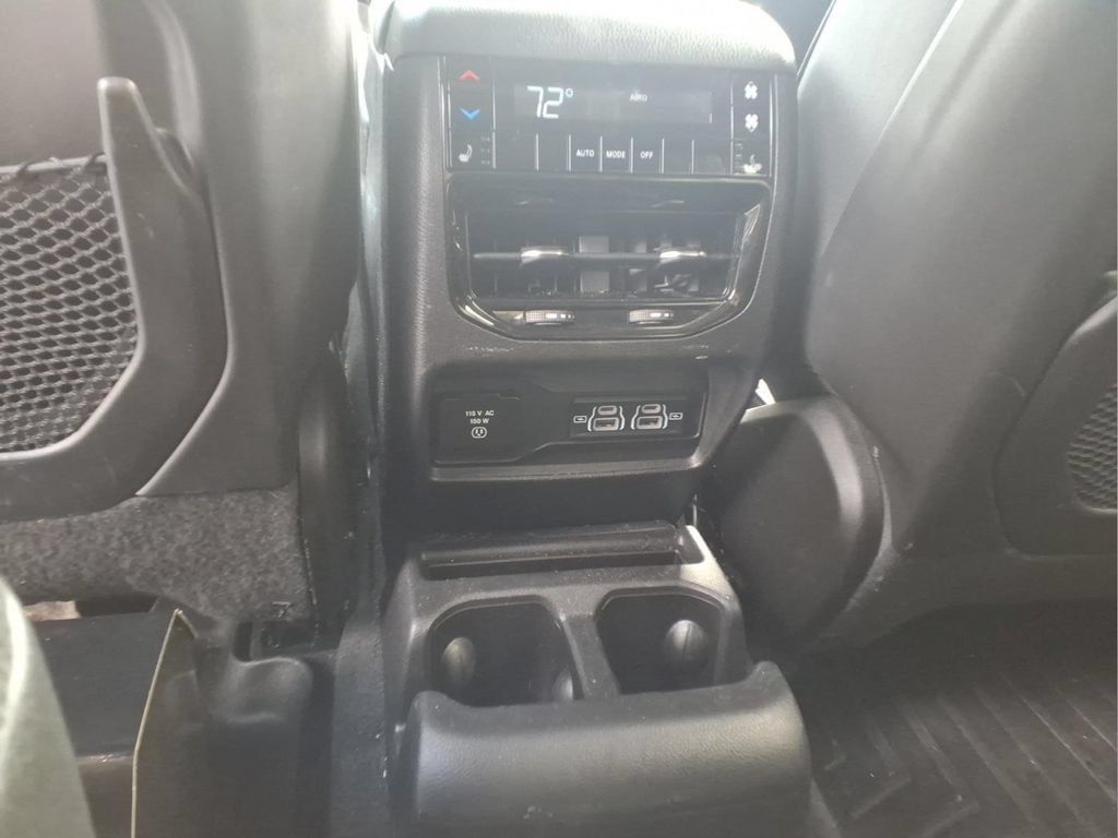 Used 2022 Jeep Grand Cherokee L Limited w/ Trailer Tow Group (B) AWD/4WD image 8