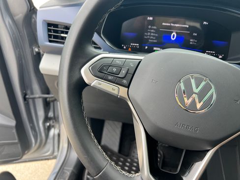 Certified 2023 Volkswagen Taos SE w/ Panoramic Sunroof Package FWD image 17
