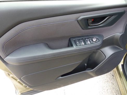 Used 2025 Subaru Forester Premium w/ Convenience Package #1 image 12