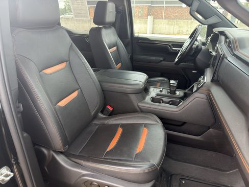 Used 2023 GMC Sierra 1500 AT4 w/ Technology Package AWD/4WD image 31