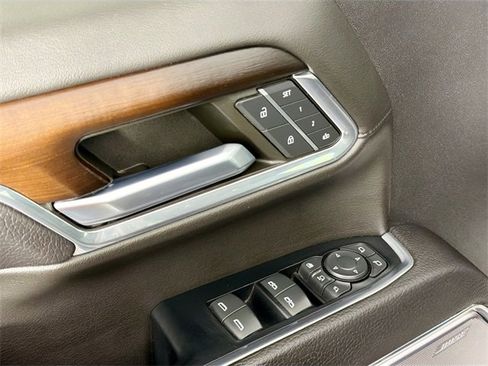 Used 2024 GMC Sierra 2500 Denali w/ Denali Reserve Package image 17