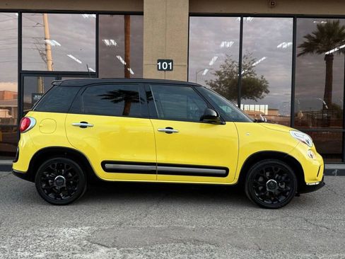 Used 2017 FIAT 500L Trekking w/ Urbana Appearance Package image 11