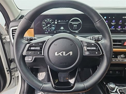 Certified 2024 Kia Seltos SX w/ SX Sunroof Package image 30