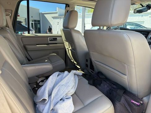 Used 2013 Ford Expedition Limited image 14