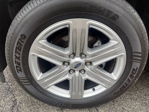 Used 2019 Ford Expedition XLT image 9