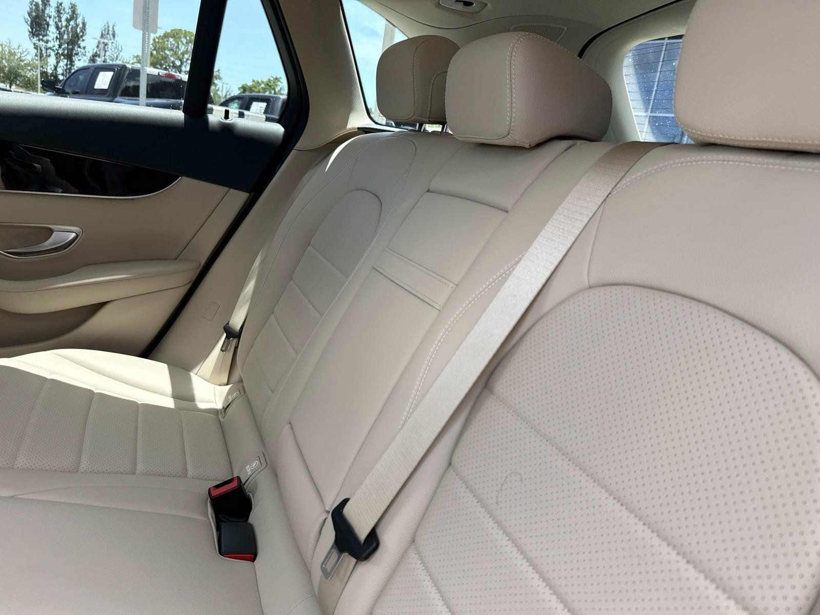 Used 2022 Mercedes-Benz GLC 300 image 13