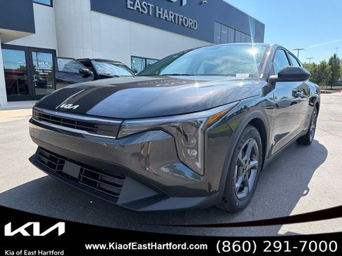 New 2026 Kia K4 FWD image 3
