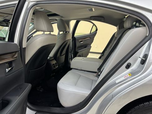 Used 2014 Lexus ES 350 w/ Luxury Package FWD image 19