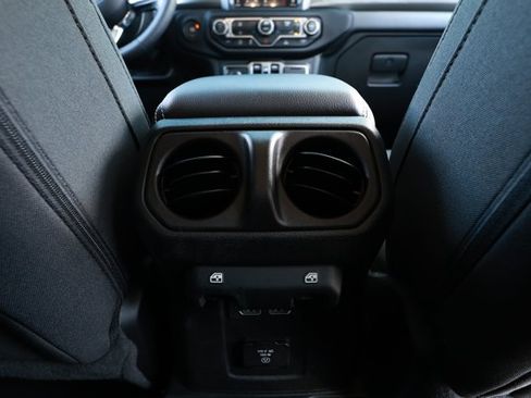 Used 2023 Jeep Wrangler Unlimited Sahara AWD/4WD image 28