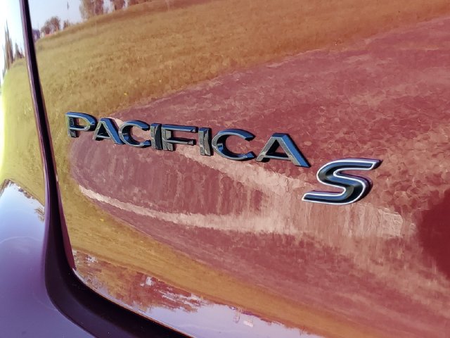 Used 2020 Chrysler Pacifica Touring-L AWD/4WD image 10