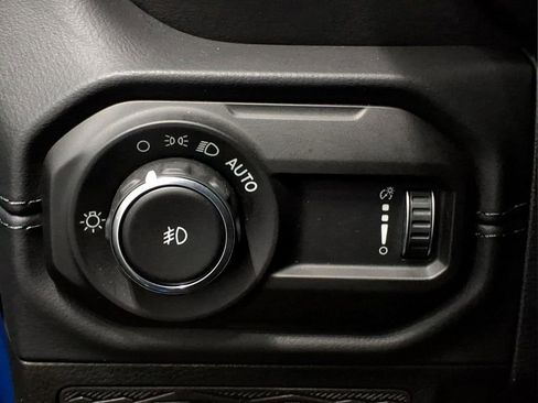 Used 2026 Jeep Wrangler Unlimited Sahara AWD/4WD image 18