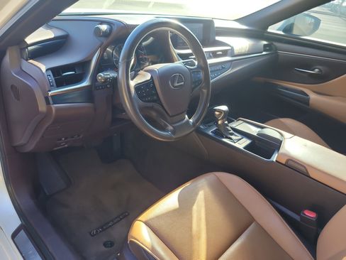 Used 2020 Lexus ES 350 ES 350 w/ Accessory Package 2 image 18