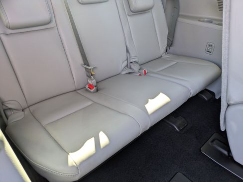 Used 2017 Toyota Highlander Limited image 14