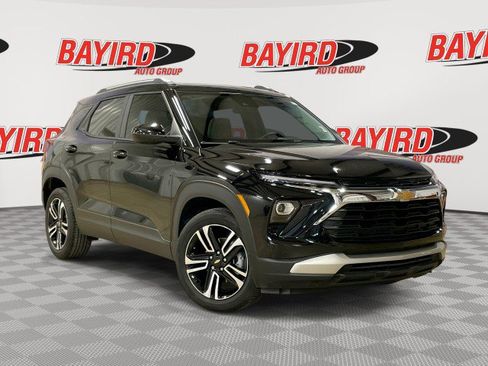 Used 2026 Chevrolet TrailBlazer LT w/ LT Cold Weather Package FWD image 1