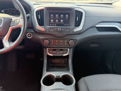 Used 2023 GMC Terrain SLE FWD image 18
