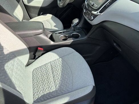 Used 2024 Chevrolet Equinox LS AWD/4WD image 38