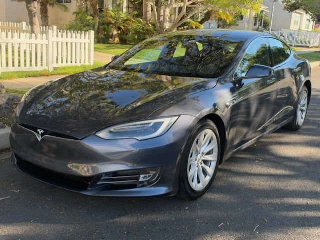 Used 2016 Tesla Model S 70 RWD image 1