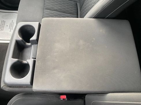 Used 2019 Nissan Titan SV w/ SV Convenience Package image 18