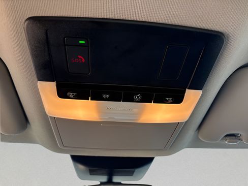 Certified 2025 Nissan Sentra SV FWD image 36