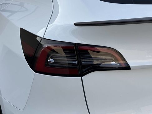 Used 2022 Tesla Model Y Performance image 35