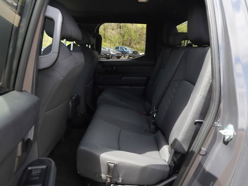 Used 2024 Toyota Tacoma SR5 AWD/4WD image 15