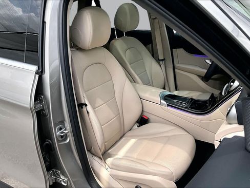 Used 2022 Mercedes-Benz GLC 300 image 9